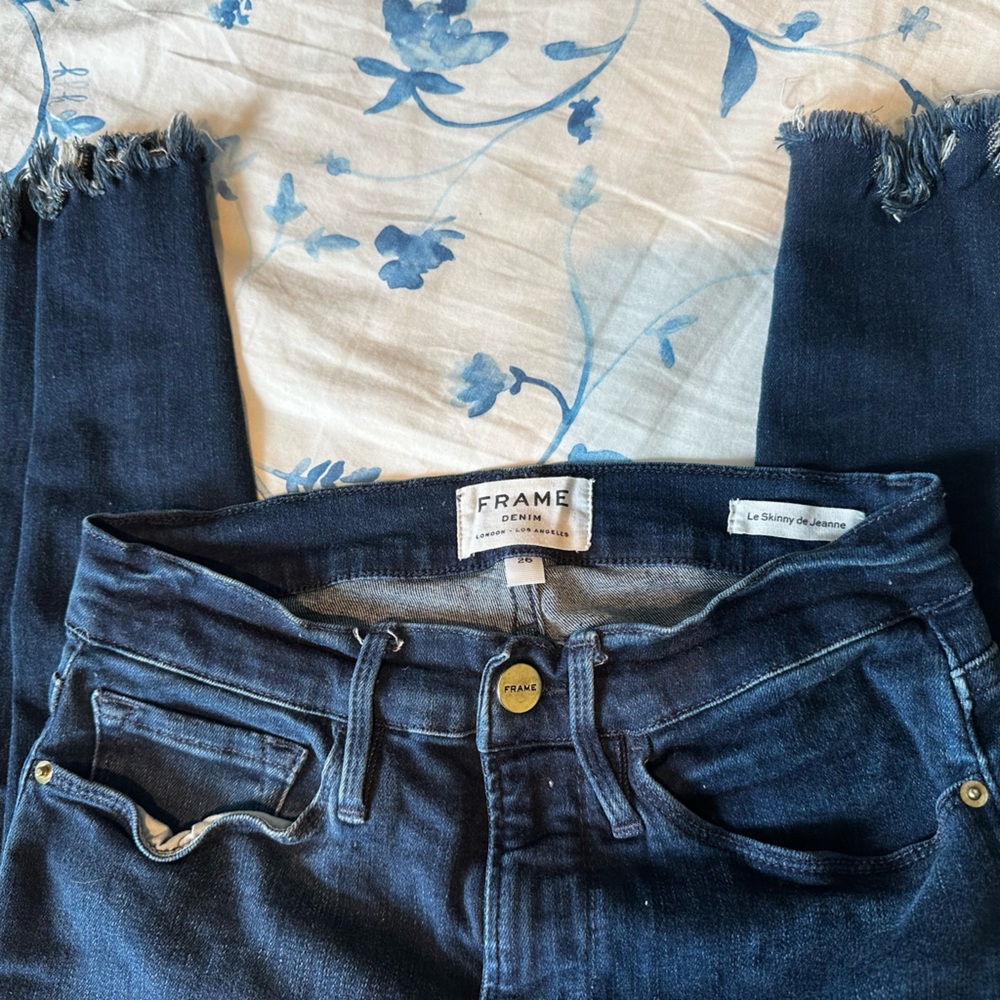 FRAME denim size 26 Le Skinny Dejeanne